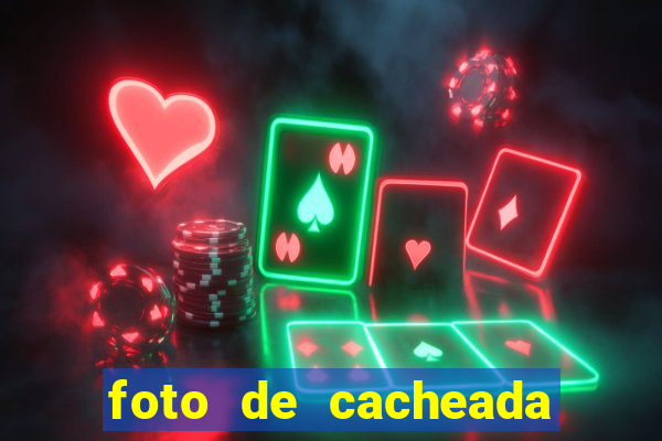 foto de cacheada no espelho